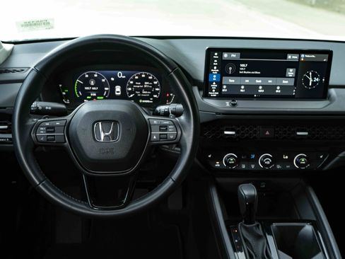 Used 2024 Honda Accord EX-L image 19