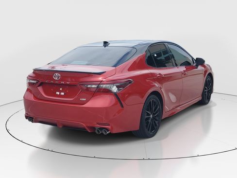 Used 2024 Toyota Camry XSE FWD image 3