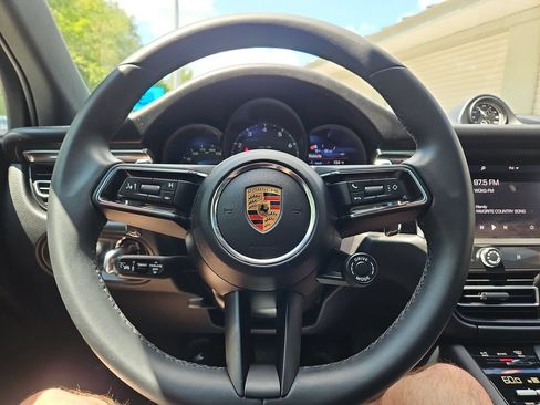 Certified 2026 Porsche Macan AWD/4WD image 36