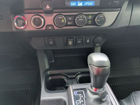 Used 2023 Toyota Tacoma TRD Sport w/ Black Out Package (TMS) image 18