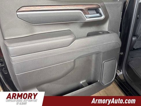 Used 2025 GMC Sierra 1500 SLT image 24