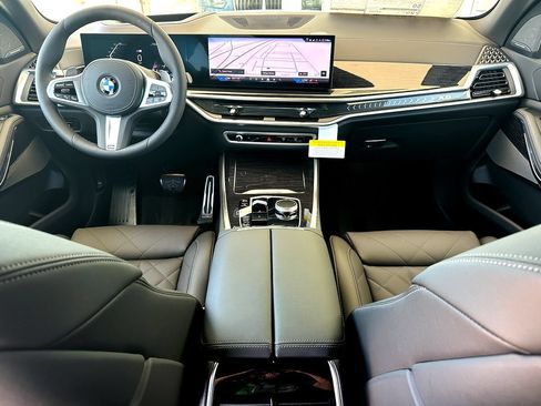New 2026 BMW X5 xDrive40i w/ M Sport Package AWD/4WD image 18