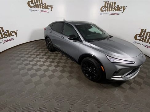 Used 2024 Buick Envista Sport Touring w/ Convenience I Package image 2