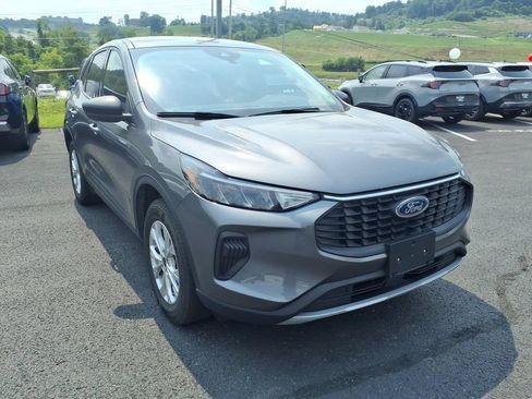 Used 2025 Ford Escape Active AWD/4WD image 4
