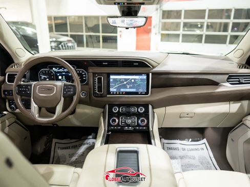 Used 2021 GMC Yukon XL Denali w/ Denali Ultimate Package image 14