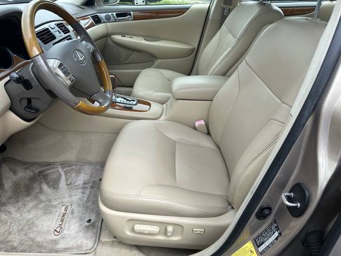 Used 2005 Lexus ES 330 w/ DVD Navigation System Pkg FWD image 8