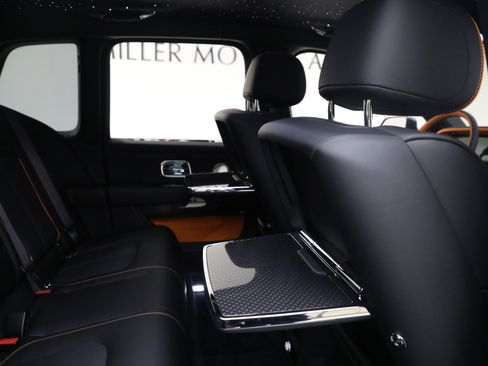 New 2026 Rolls-Royce Cullinan Black Badge image 31