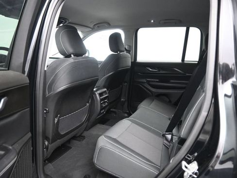 Used 2023 Jeep Grand Cherokee Laredo w/ Luxury Tech Group I AWD/4WD image 25
