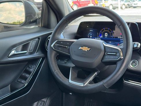 Used 2025 Chevrolet Equinox LT w/ Convenience Package II FWD image 12