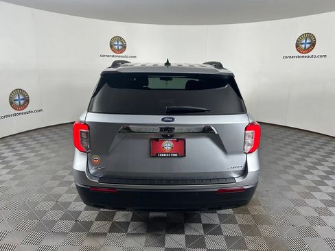 Used 2024 Ford Explorer XLT AWD/4WD image 17