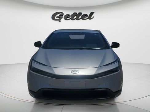 Used 2025 Toyota Prius LE FWD image 2
