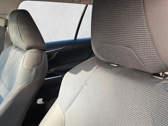 Used 2022 Toyota RAV4 LE FWD image 13