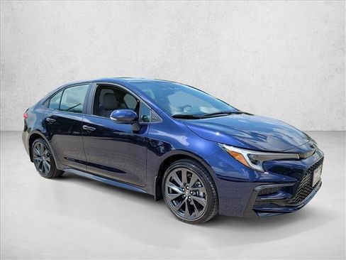 Used 2026 Toyota Corolla SE FWD image 3