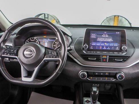 Used 2024 Nissan Altima 2.5 SR image 17