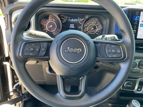 Used 2026 Jeep Wrangler Sport AWD/4WD image 16