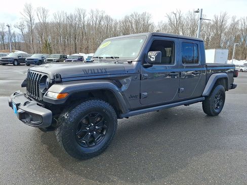 Used 2022 Jeep Gladiator Sport image 3