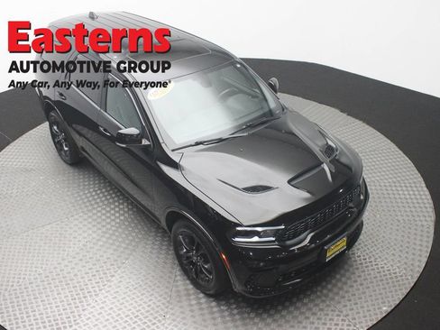 Used 2022 Dodge Durango GT w/ Blacktop Package AWD/4WD image 3