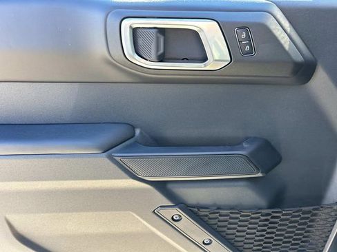 New 2025 Ford Bronco Outer Banks w/ Sasquatch Package AWD/4WD image 25