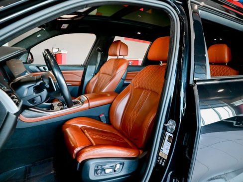 Used 2021 BMW X7 M50i w/ Executive Package image 15