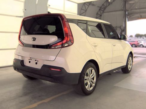 Used 2021 Kia Soul LX FWD image 4