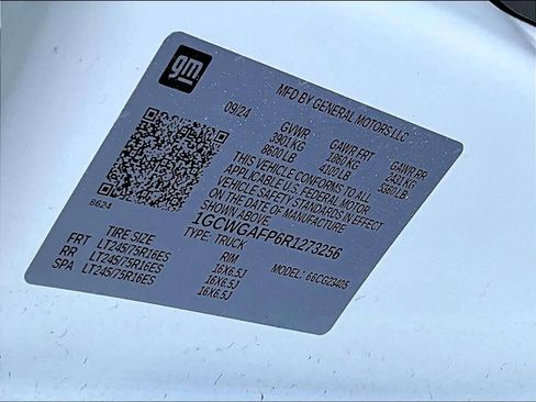 Used 2024 Chevrolet Express 2500 w/ Driver Convenience Package image 32