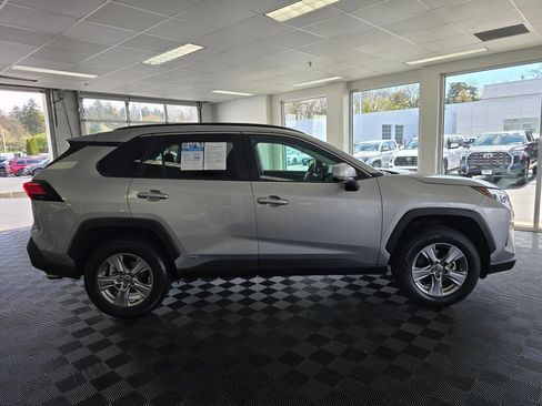 Used 2024 Toyota RAV4 XLE image 2