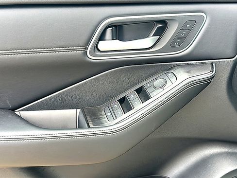 New 2026 Nissan Rogue Platinum w/ Platinum Premium Package image 13