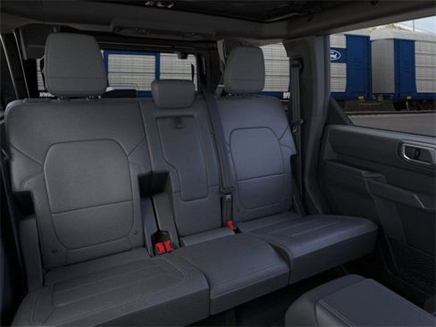 New 2025 Ford Bronco Badlands image 11
