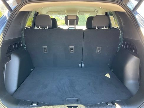 Used 2022 Ford Escape SE w/ SE Sport Appearance Package FWD image 14
