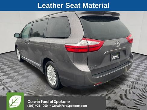 Used 2015 Toyota Sienna XLE image 17