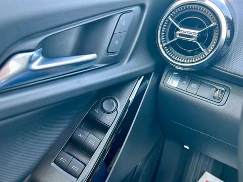 Used 2025 Chevrolet Equinox LT w/ Safety and Technology Package image 14