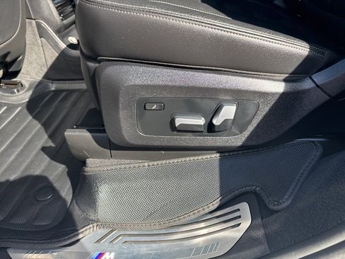 Used 2020 BMW X7 M50i w/ Dynamic Handling Package image 42