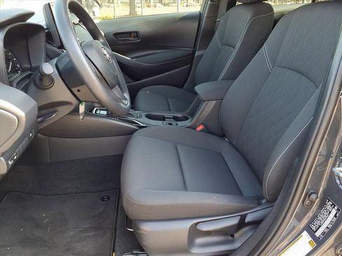 Used 2025 Toyota Corolla LE image 14