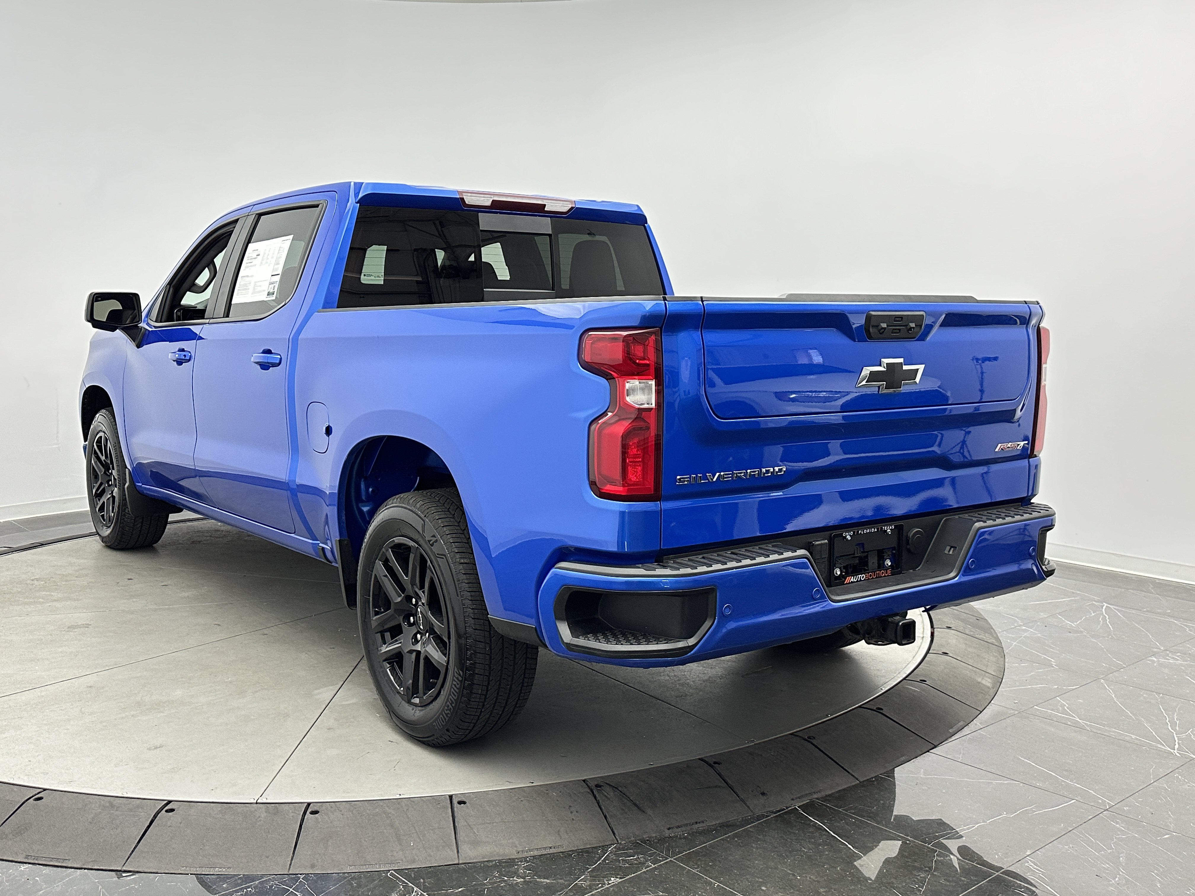 Used 2025 Chevrolet Silverado 1500 RST w/ Convenience Package II RWD image 4