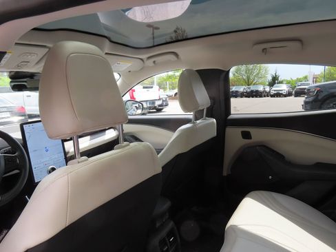 Used 2021 Ford Mustang Mach-E Premium AWD/4WD image 30