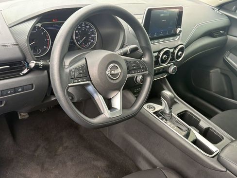 Used 2025 Nissan Sentra SV FWD image 4