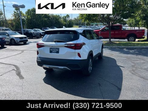 Used 2023 Kia Seltos LX AWD/4WD image 5