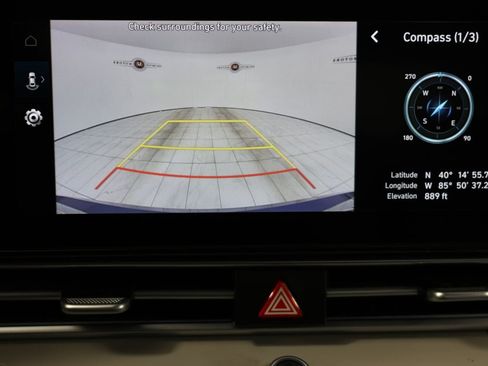 Used 2025 Hyundai Elantra Limited FWD image 7