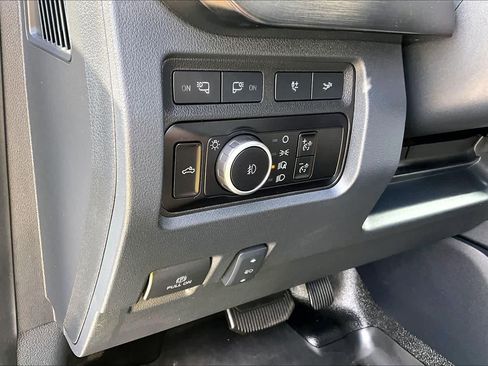 Used 2023 Ford F250 Lariat w/ Lariat Ultimate Package AWD/4WD image 33