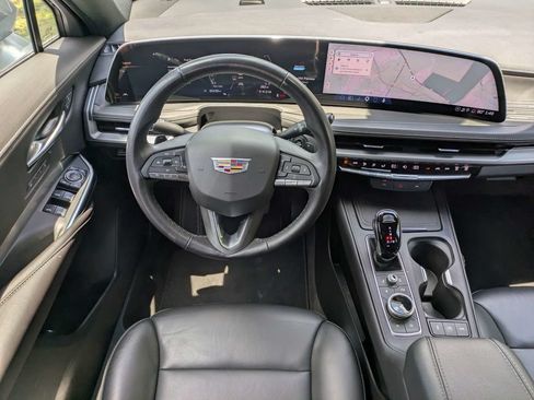 Used 2024 Cadillac XT4 Premium Luxury FWD image 19