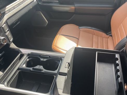 Used 2024 Ford F250 Platinum image 15