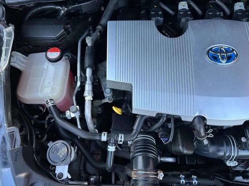 Used 2016 Toyota Prius Three w/ Advanced Technology Package image 28