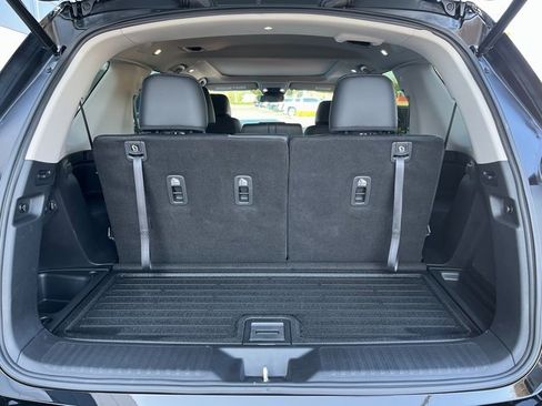 Used 2025 Honda Pilot Touring image 16