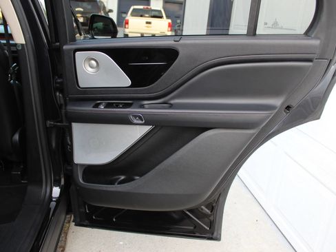 Used 2020 Lincoln Aviator Reserve w/ Equipment Group 201A RWD image 23