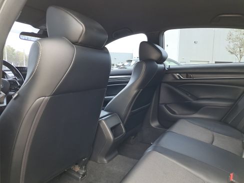 Used 2018 Honda Accord Sport image 19