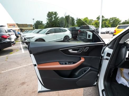 Used 2023 Audi Q8 Premium w/ Convenience Package AWD/4WD image 10