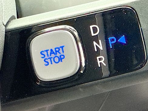 New 2026 Hyundai Ioniq 9 SE w/ Tow & Go Package AWD/4WD image 9