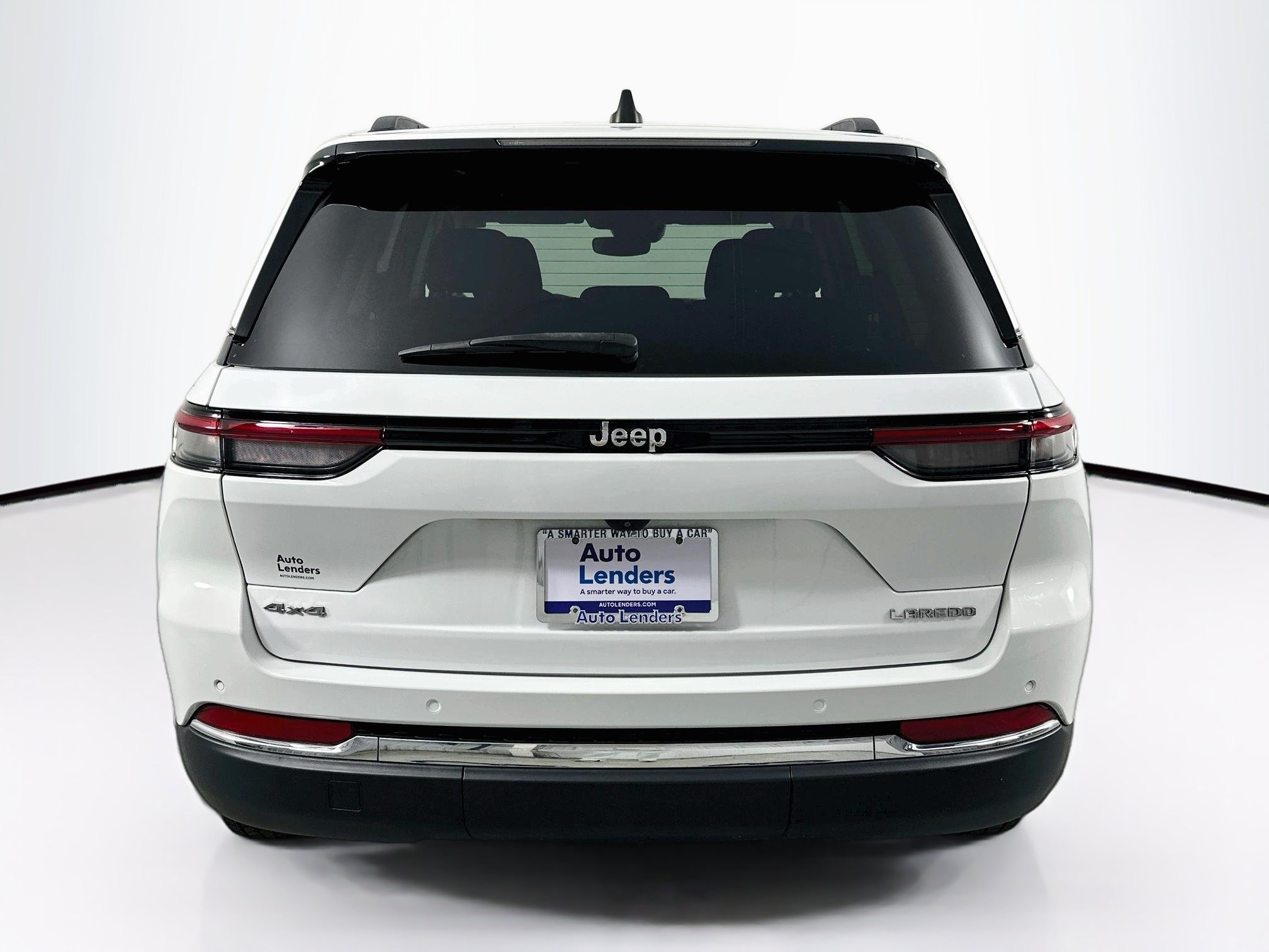 Used 2023 Jeep Grand Cherokee Laredo AWD/4WD image 6