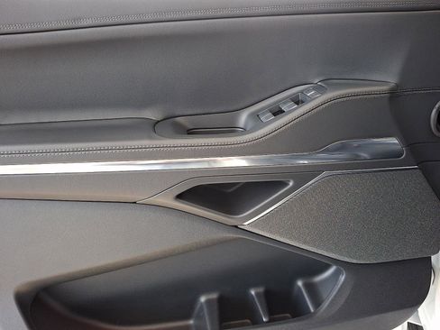 New 2025 Lincoln Navigator L Reserve w/ Jet Appearance Package AWD/4WD image 8