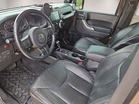 Used 2013 Jeep Wrangler Sahara w/ Connectivity Group AWD/4WD image 15